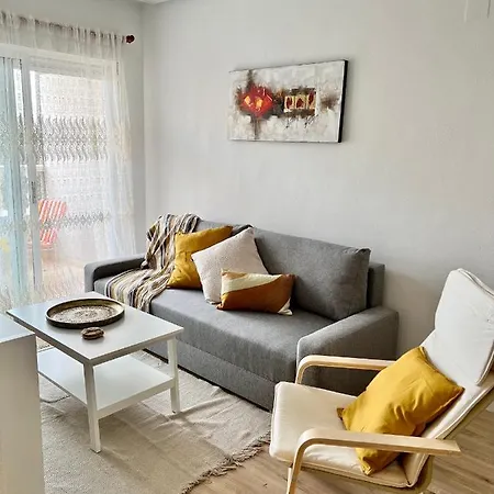 Sunny Escape In Apartment *