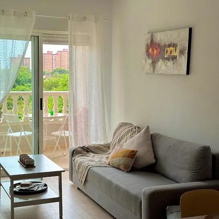 Sunny Escape In Apartment